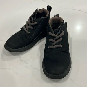 Ugg toddler boy spring/fall boots size 11